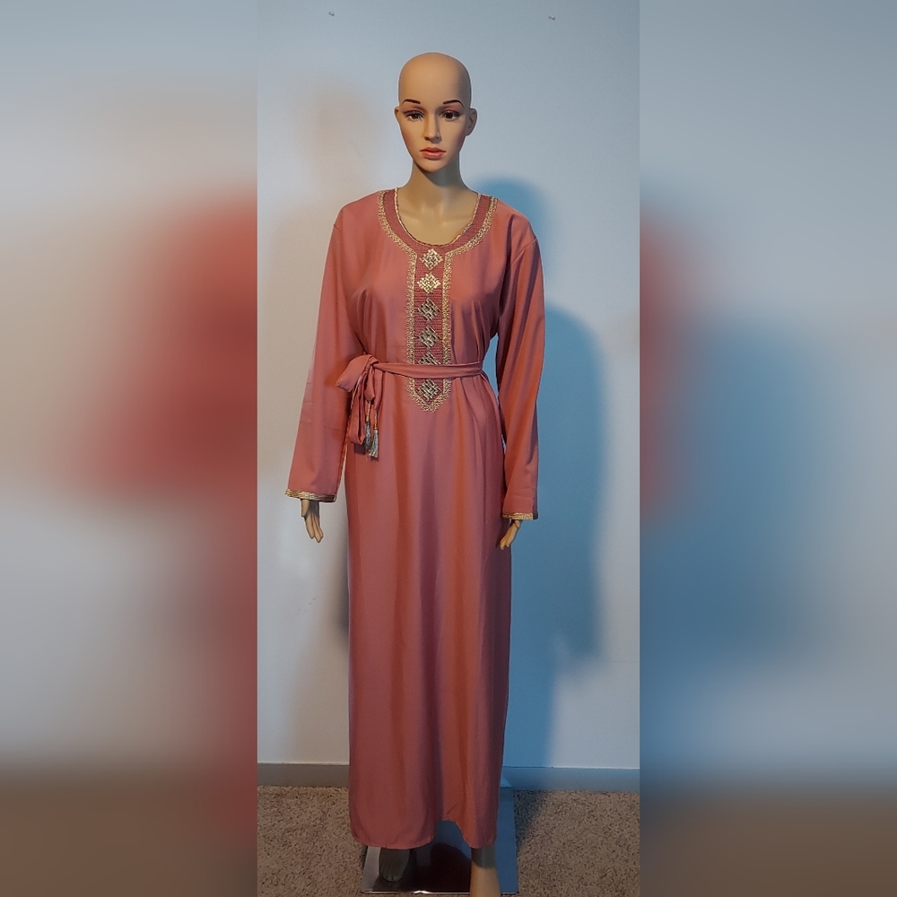 Enchanting Elegance: Moroccan Traditional Dress in Pink